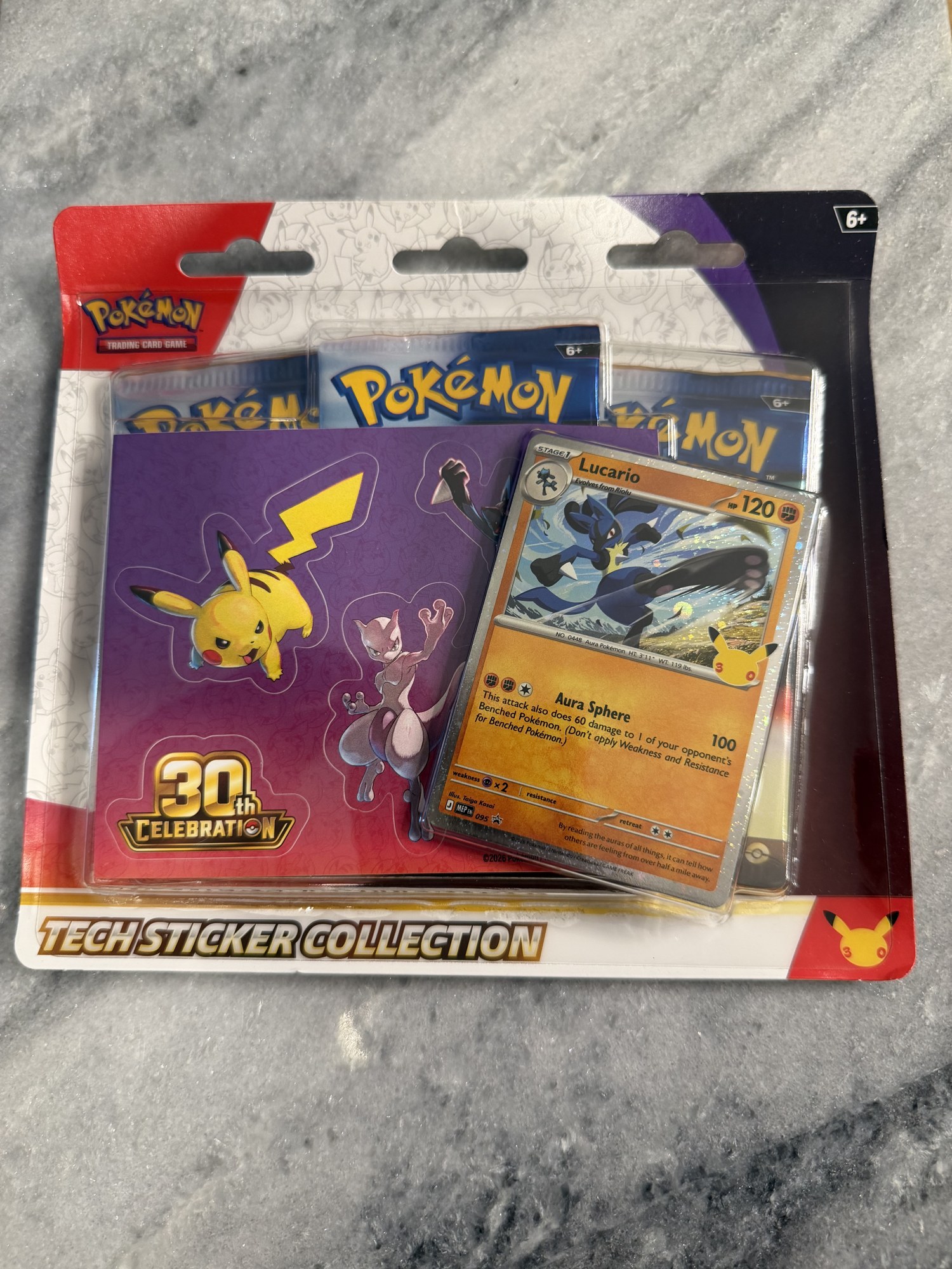 Pokémon TCG 30th Celebration – Tech Sticker Collection Lucario (Inglés)